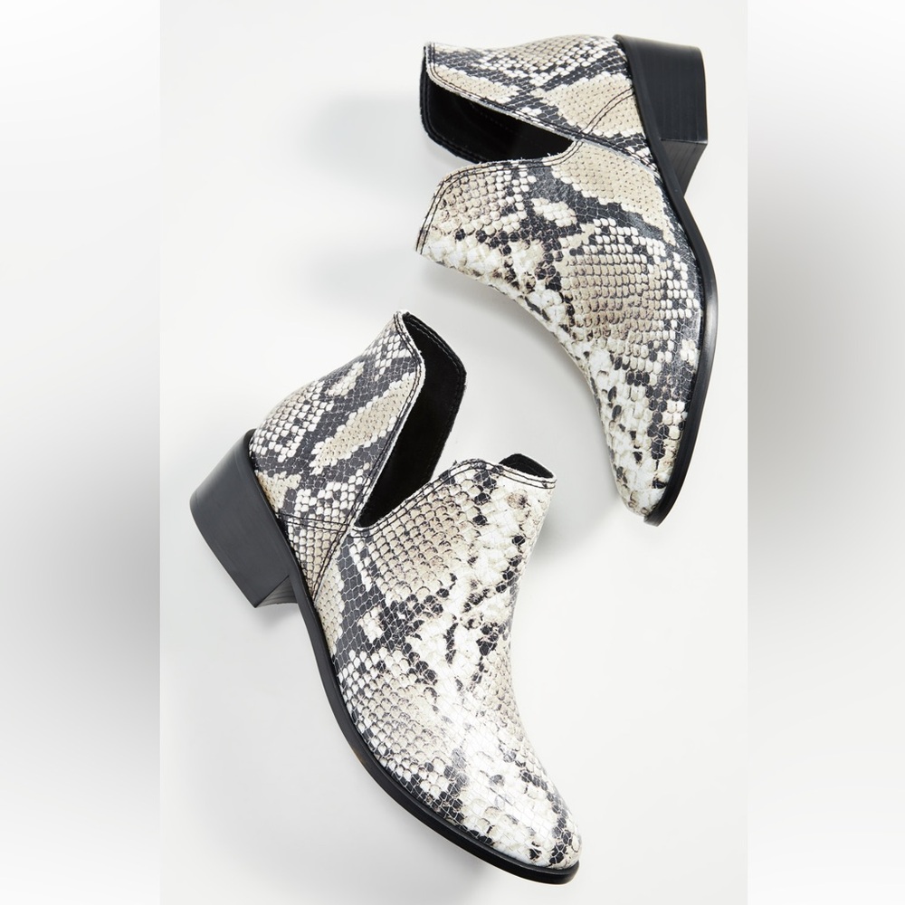 KAANAS Como Open Ankle Booties - Picture 2 of 13